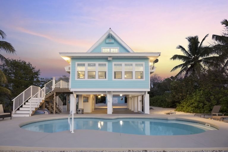 Resort with Swimming Pool